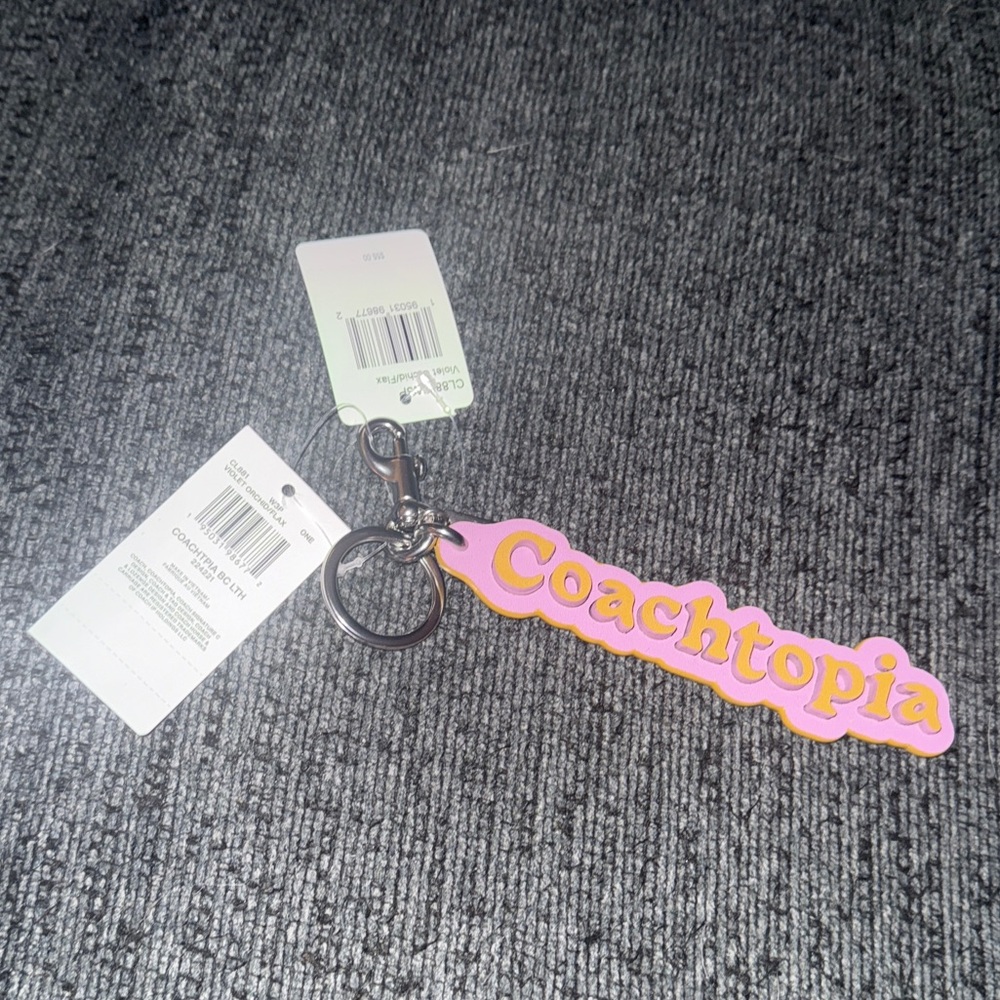 Coach Coachtopia Logo Bag Charm in Violet Orchid/Flax Coachtopia Leather NWT - Picture 15 of 16